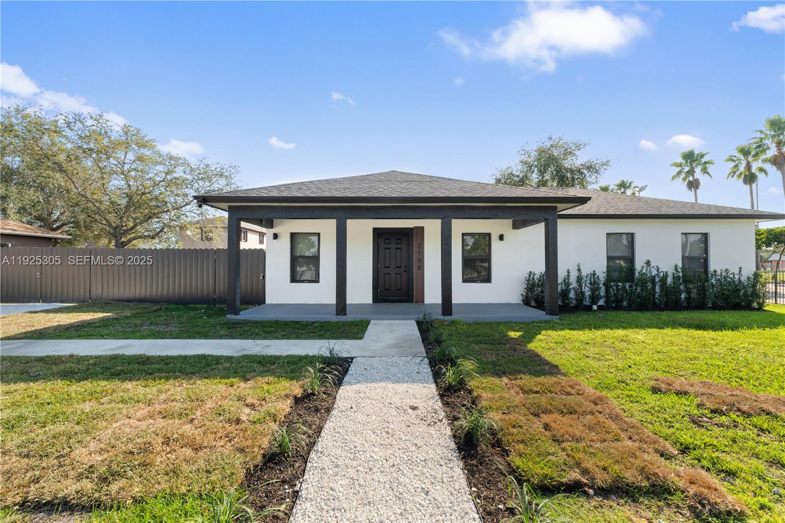 2158 NW 69th St, Miami FL 33147