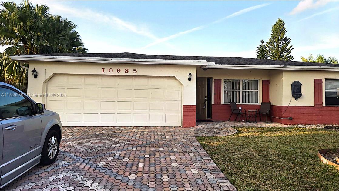10935 Gable St, Boca Raton FL 33428