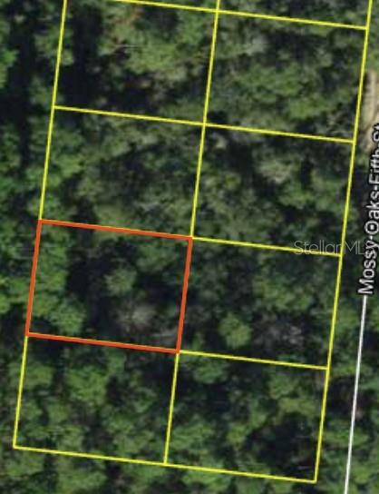 This is an aerial map showing a highlighted rectangular plot of land among wooded lots — 200 MOSSY OAKS 4TH STREET, QUINCY, FL