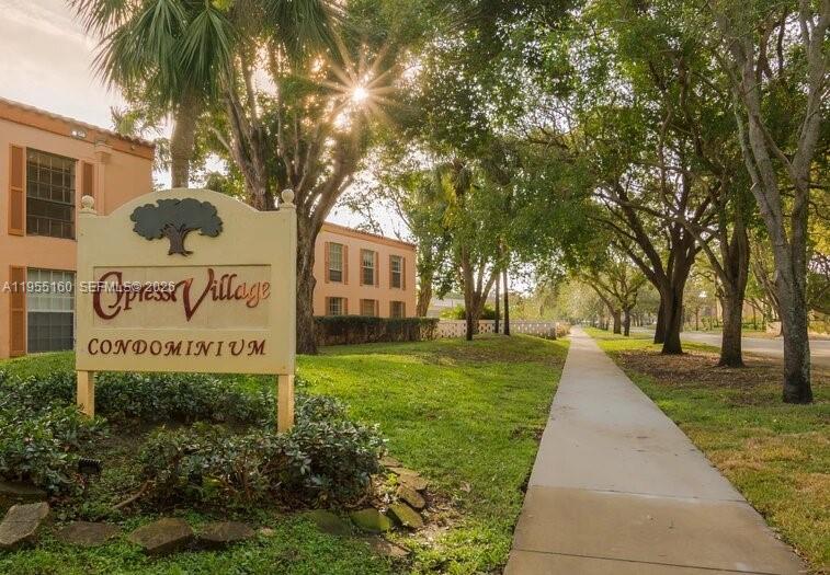 7160 Fairway Dr # J18, Miami Lakes FL 33014