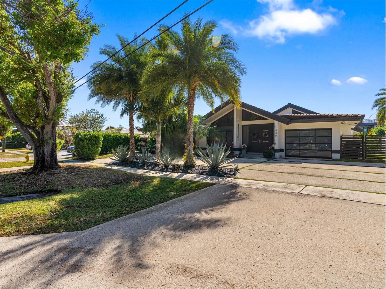 2430 NE 49th Street, Lighthouse Point FL 33064