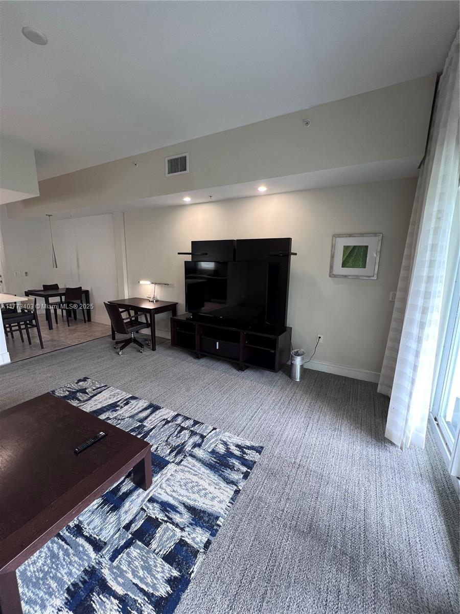 5300 NW 87th Ave # 916, Doral FL 33178