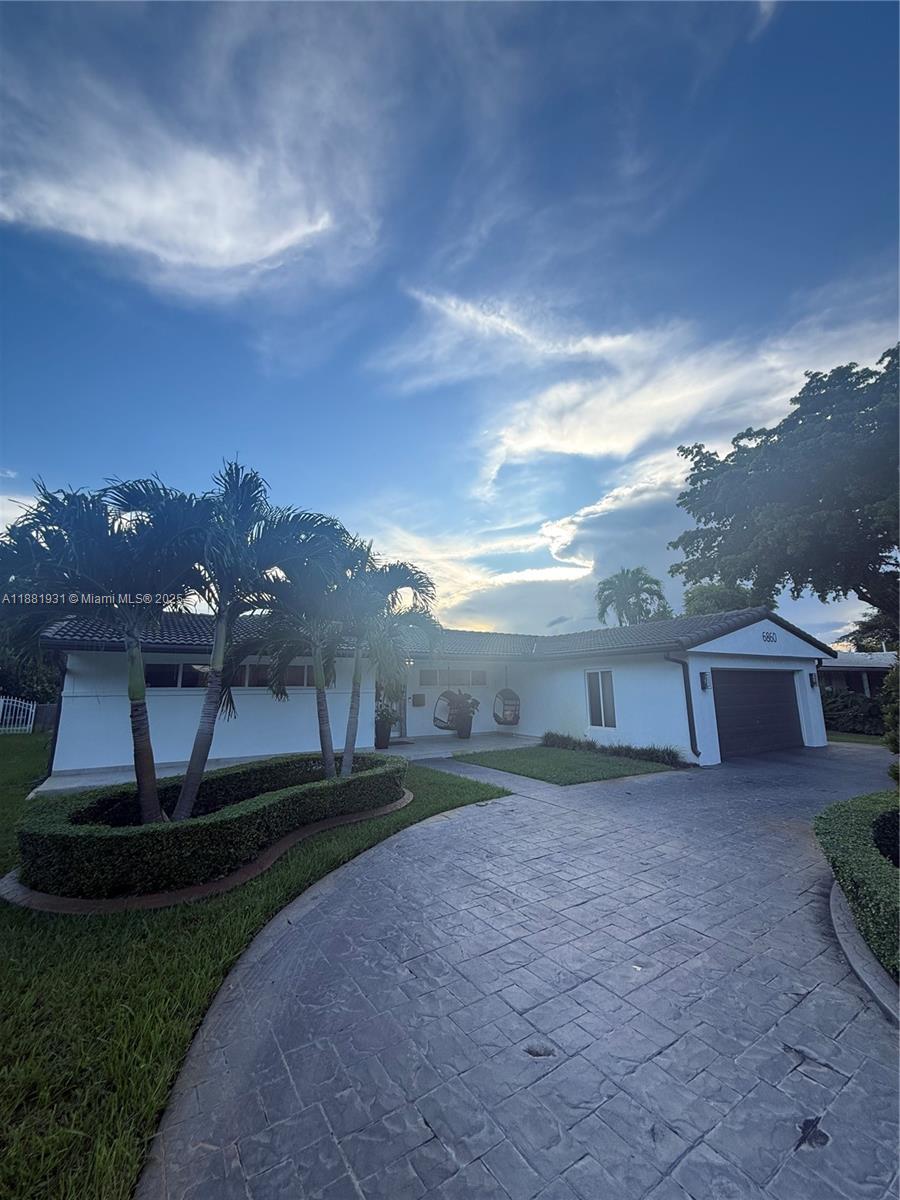 6860 Miami Lakes Dr, Miami Lakes FL 33014