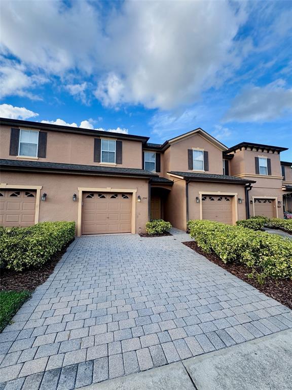 2241 RETREAT VIEW CIRCLE