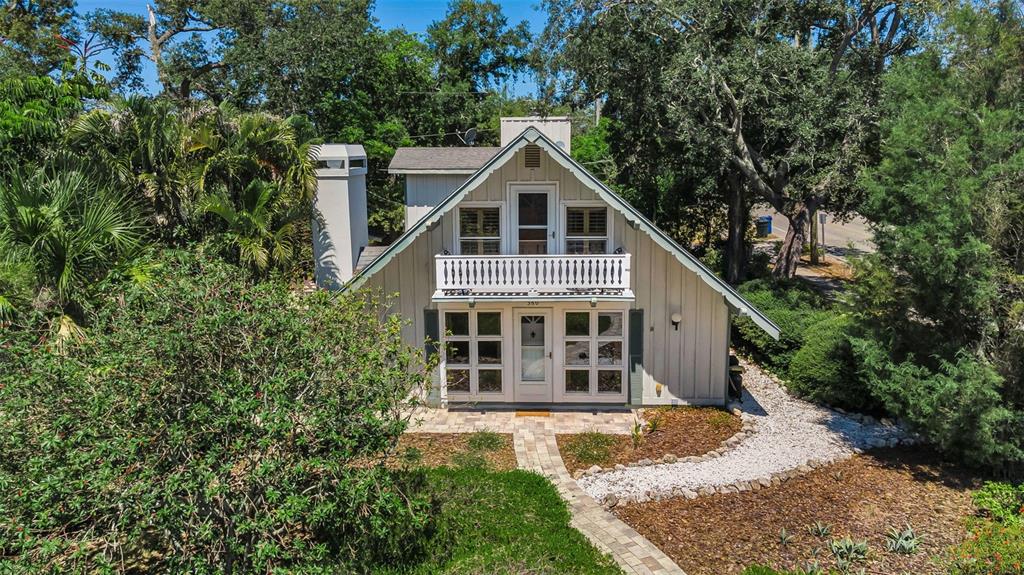 380 COLONIAL COURT