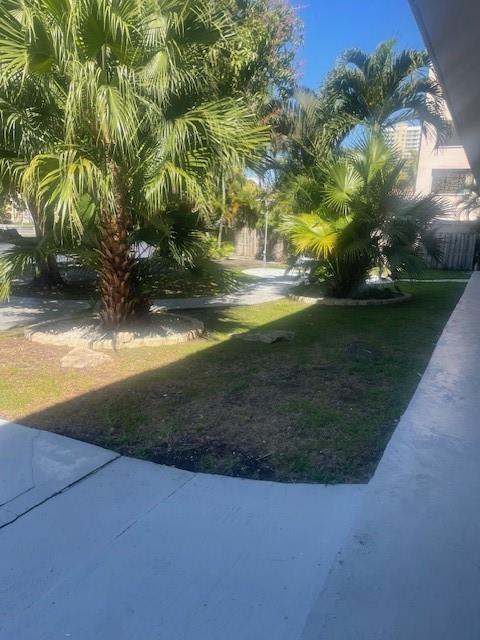 HALLANDALE BEACH, FL — photo 2 of 17