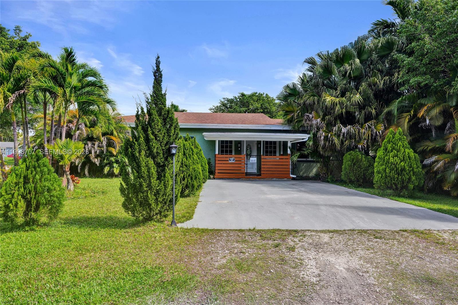 4790 SW 55th Ave, Davie FL 33314