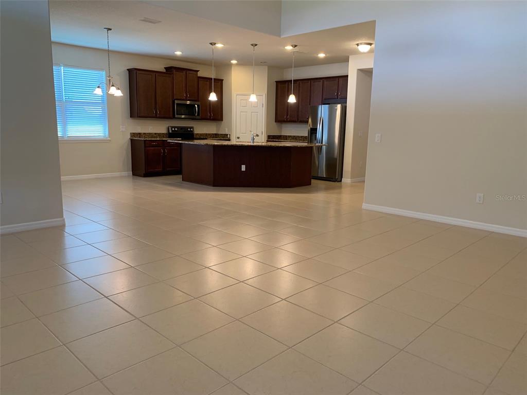 2860 CHANTILLY AVENUE, KISSIMMEE, FL — photo 5 of 30