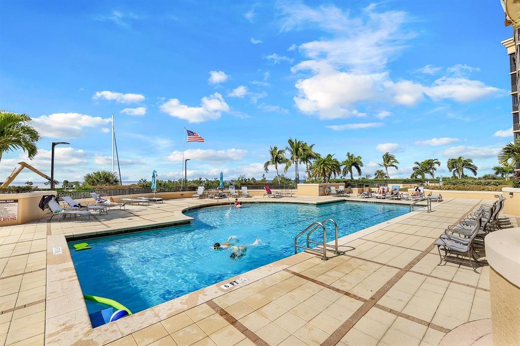 3313 SUNSET KEY CIRCLE UNIT 404, PUNTA GORDA, FL — photo 4 of 30