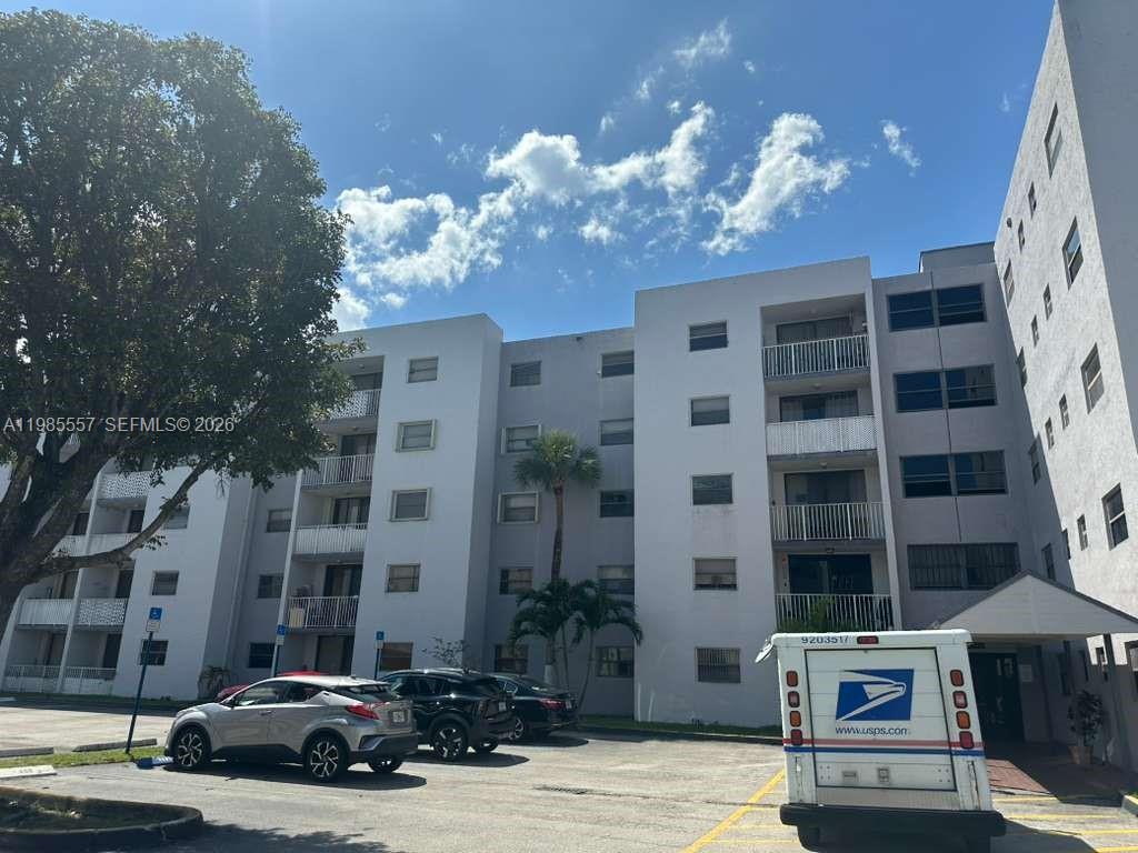 8185 NW 7th St # 319, Miami FL 33126