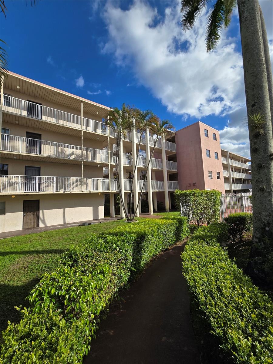 2800 NW 56th Ave # C104, Lauderhill FL 33313