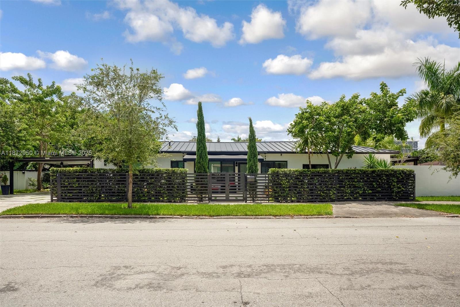 2484 SW 25th St, Miami FL 33133