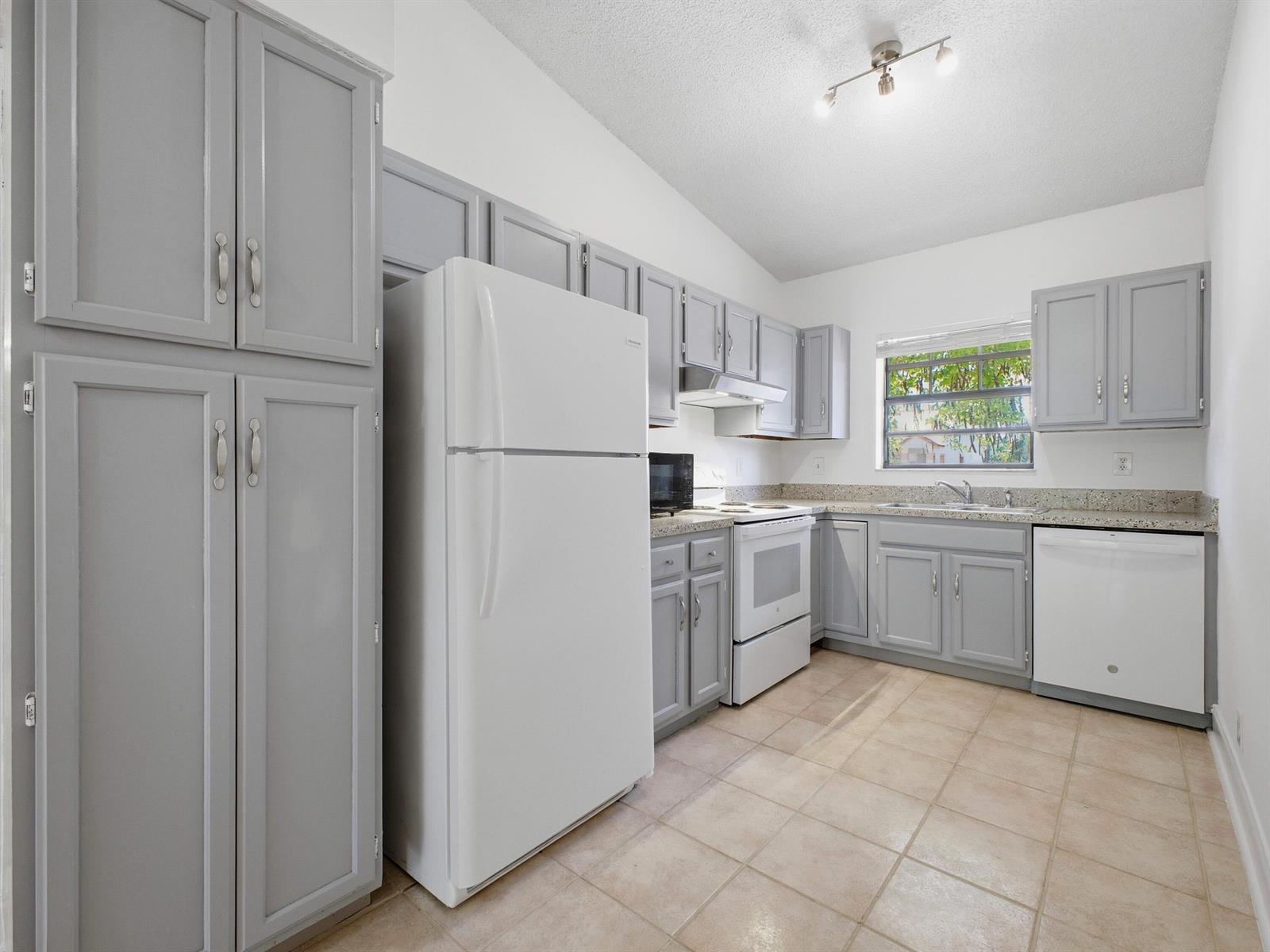 321 Norwood Terrace # N221, Boca Raton FL 33431