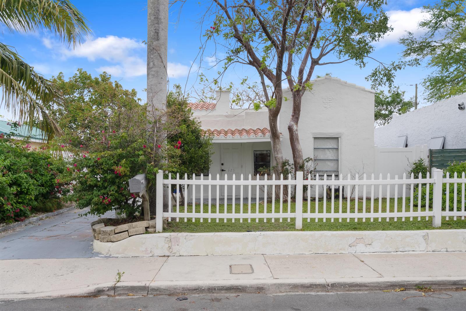 625 Selkirk Street, West Palm Beach FL 33405