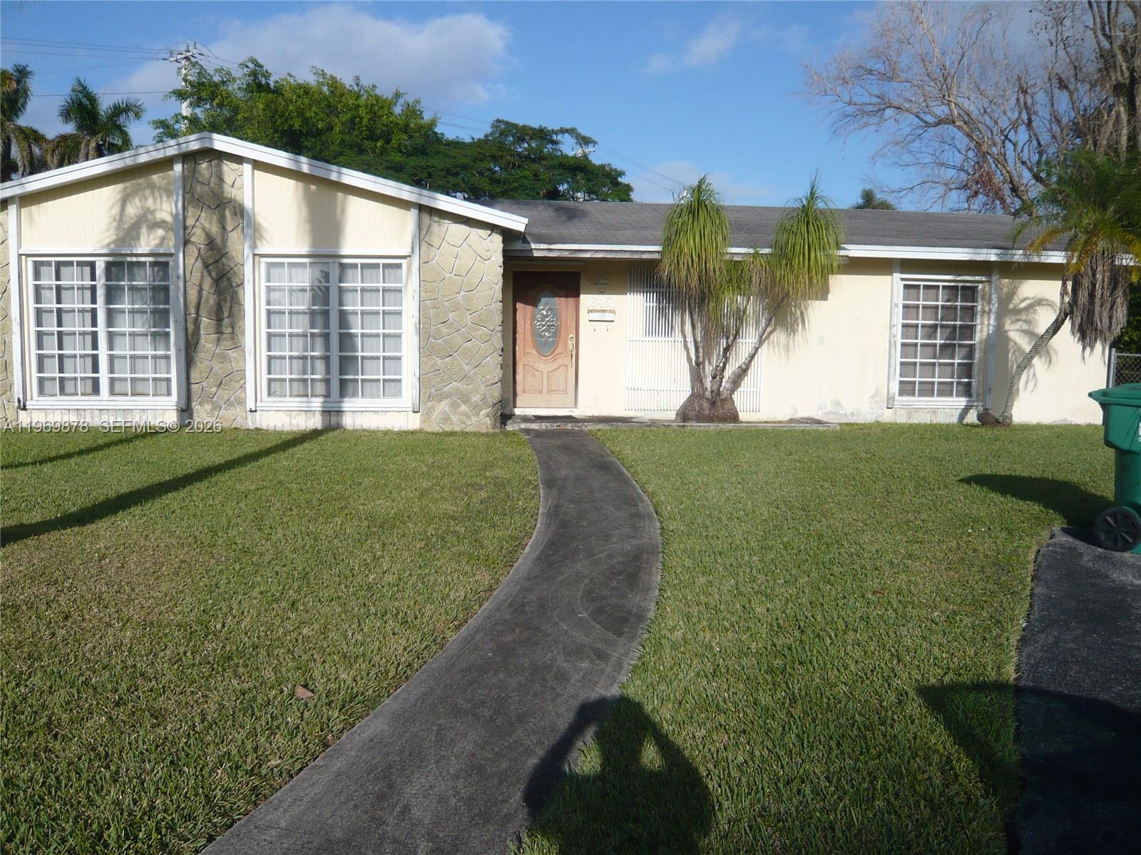 18451 SW 90th Ave, Cutler Bay FL 33157
