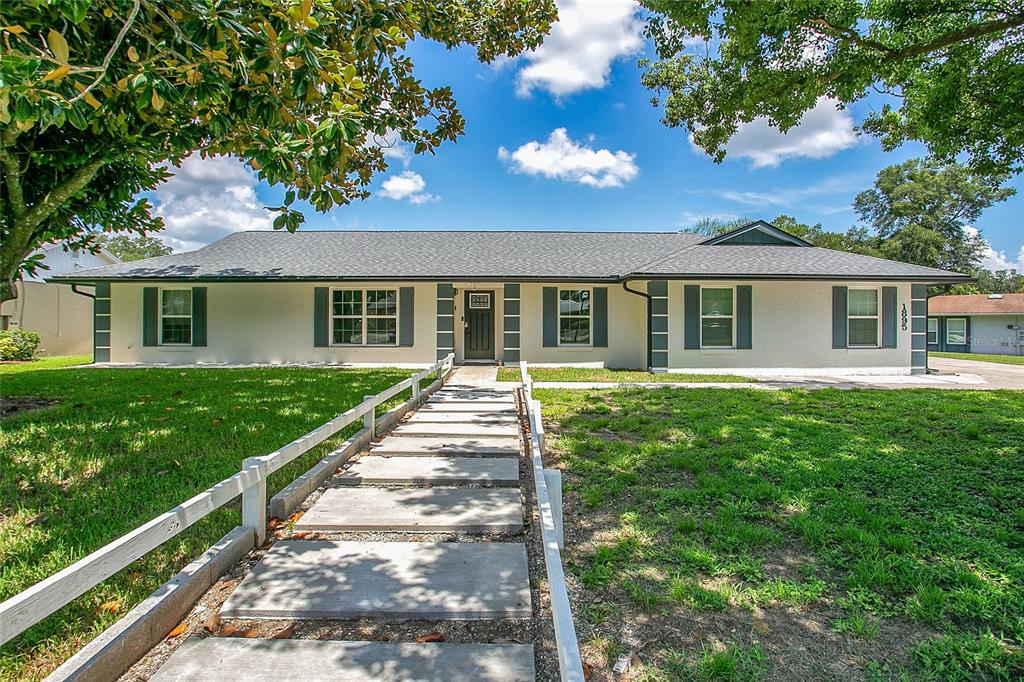 1895 LAKE HILL CIRCLE
