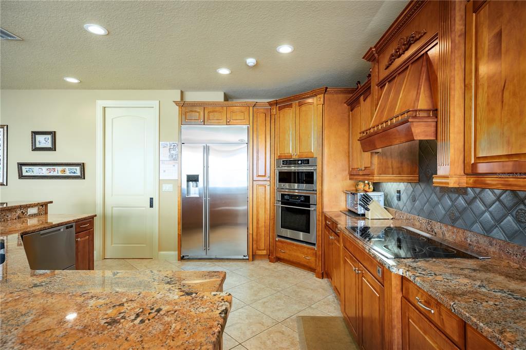 306 HARBOR DRIVE, INDIAN ROCKS BEACH, FL — photo 5 of 30