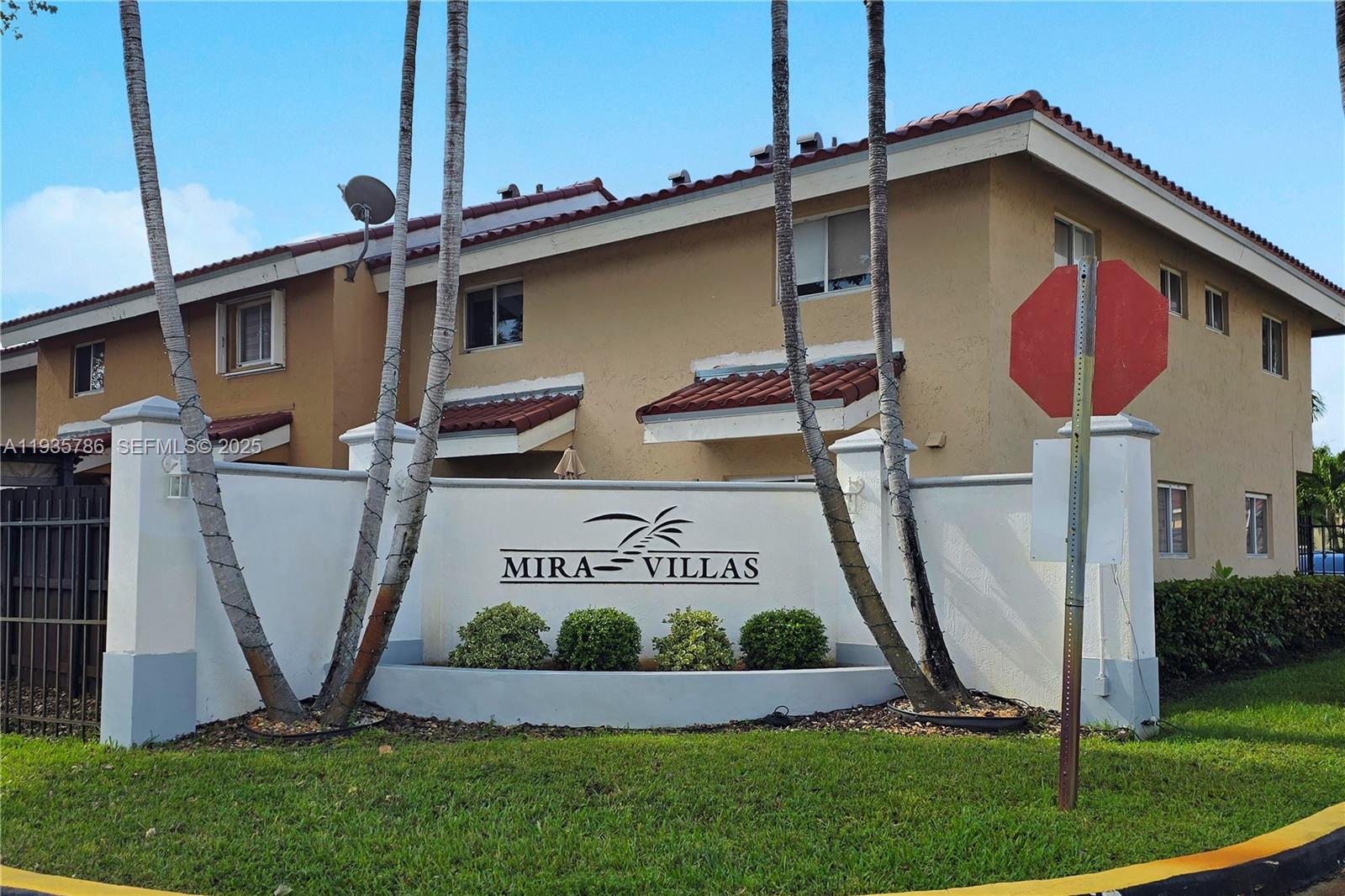 8262 NW 5th Ln # 392, Miami FL 33126
