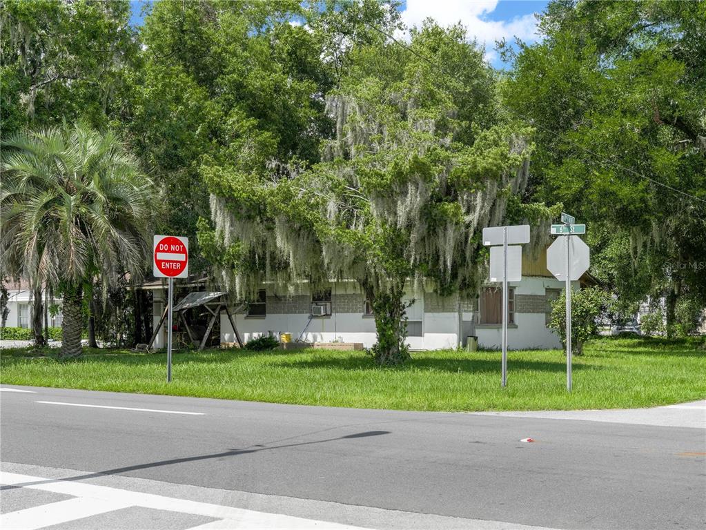 5821 GALL BOULEVARD, ZEPHYRHILLS, FL — photo 4 of 5