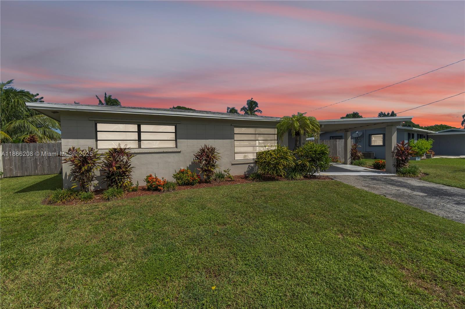 1201 E River Dr, Margate FL 33063
