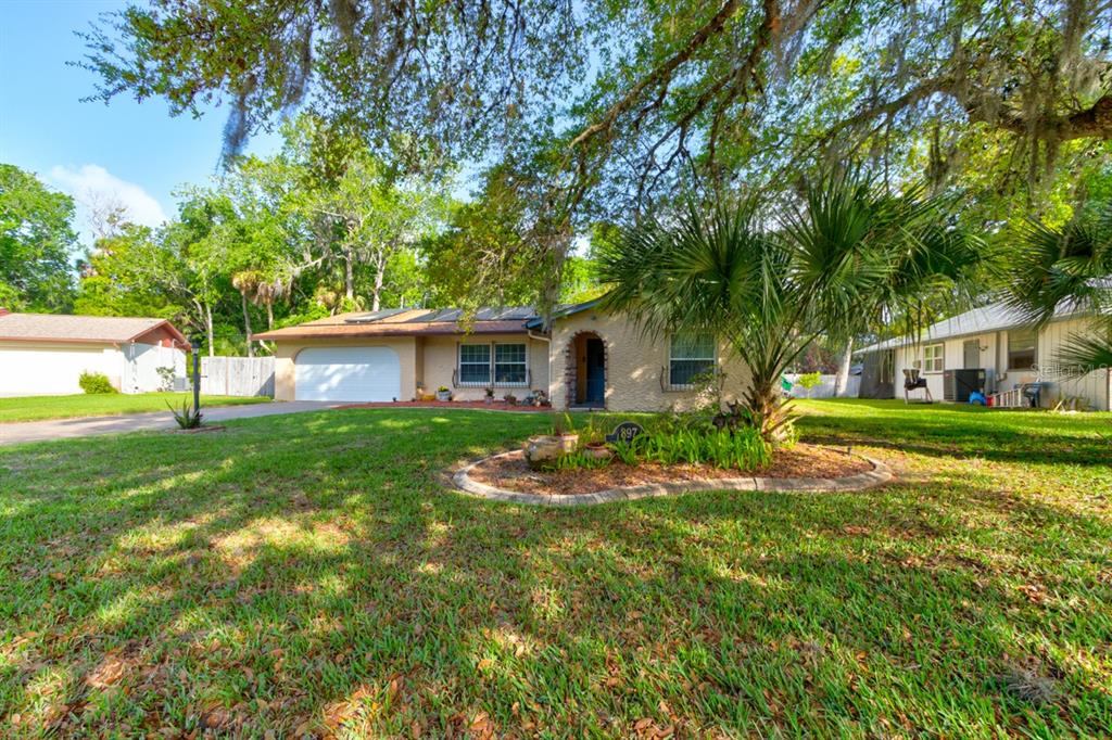 897 LINDENWOOD CIRCLE N