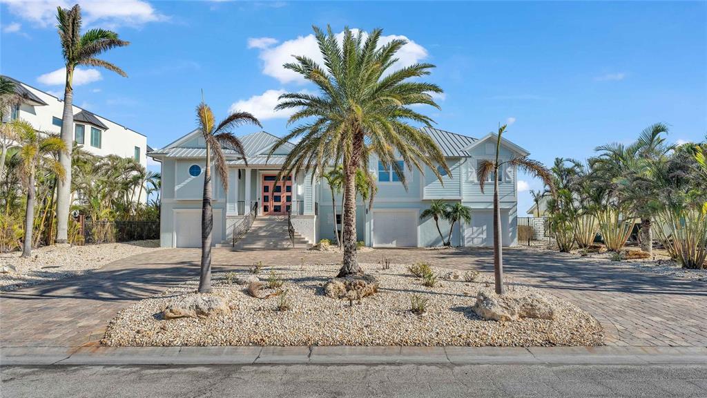 635 KEY ROYALE DRIVE, HOLMES BEACH, FL — photo 3 of 30