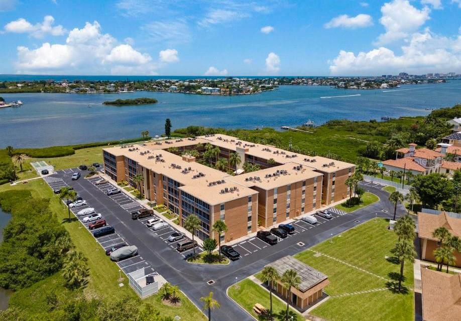 12760 INDIAN ROCKS ROAD UNIT 1030 (Furnished)