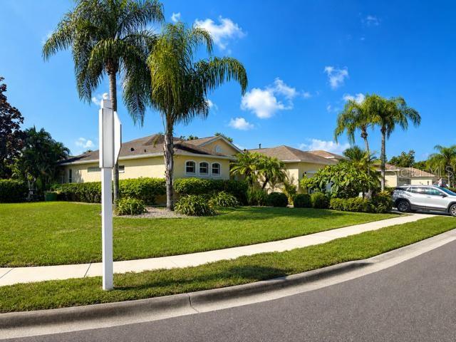 11876 HOLLYHOCK DRIVE, BRADENTON, FL — photo 2 of 30