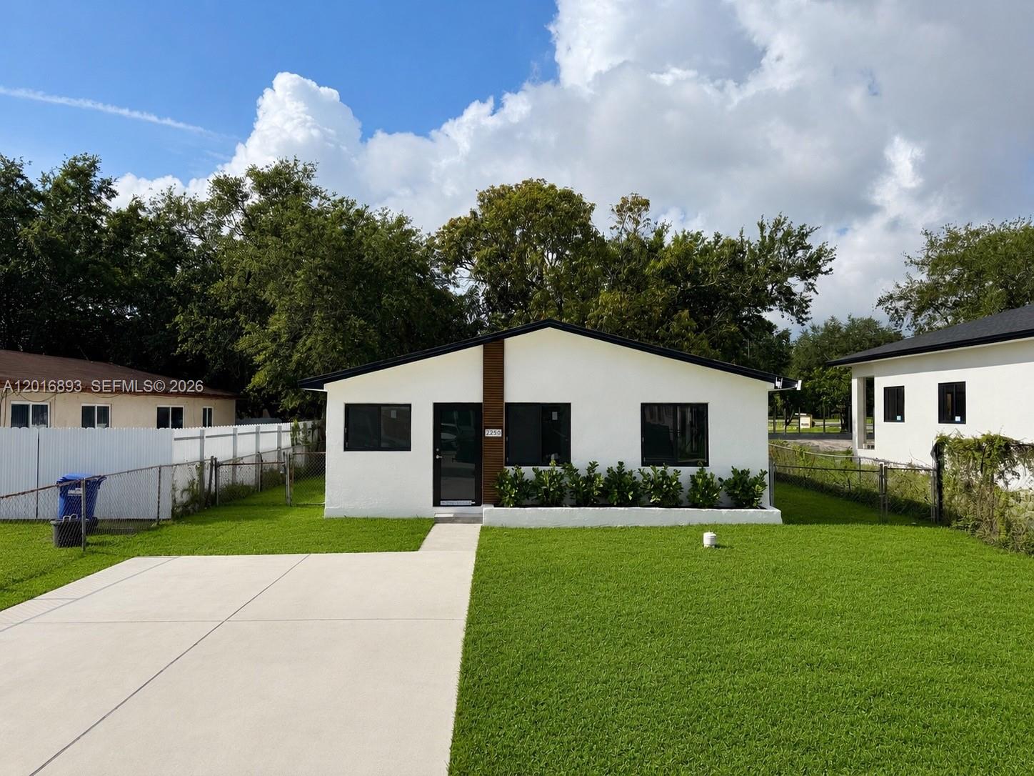 2250 NW 170th St, Miami Gardens FL 33056