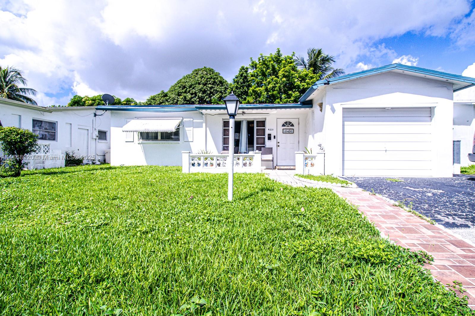4231 NW 49th Ave, Lauderdale Lakes FL 33319