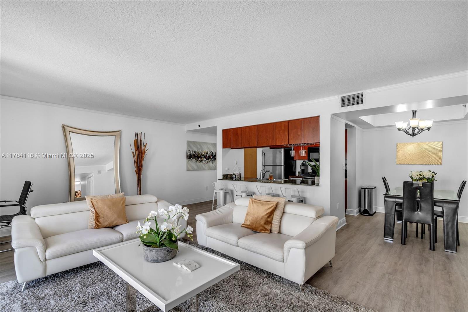1200 Brickell Bay Dr # 1723, Miami FL 33131