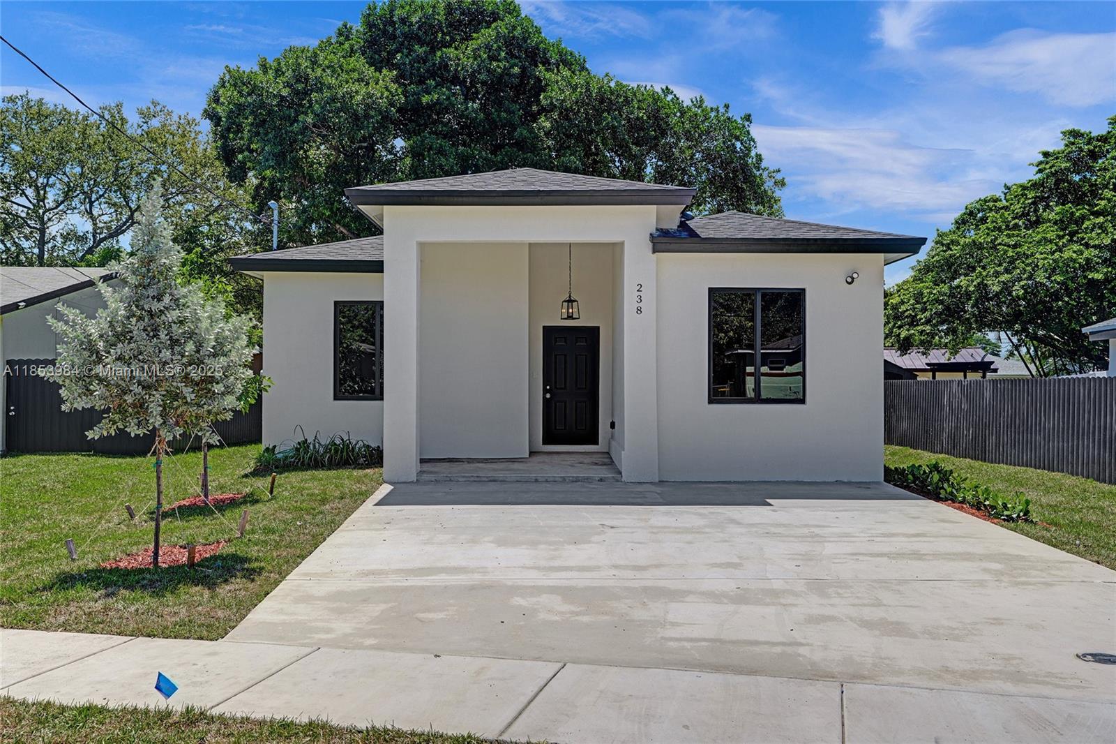 238 NW 7th Ave, Dania Beach FL 33004