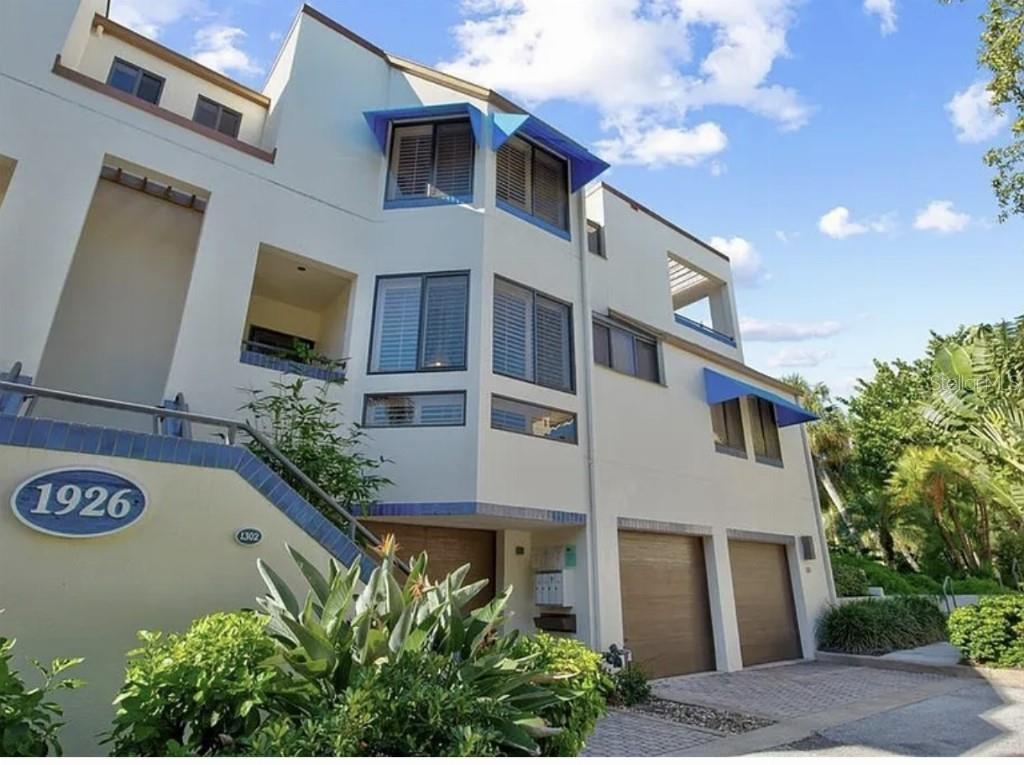 1926 HARBOURSIDE DRIVE UNIT 1302