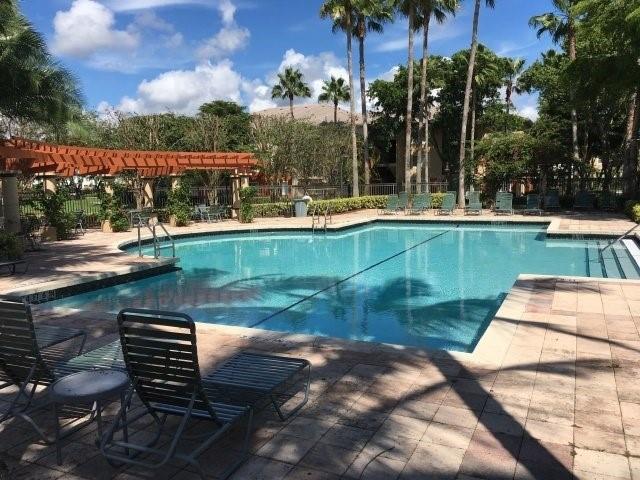 WEST PALM BEACH, FL — photo 4 of 19