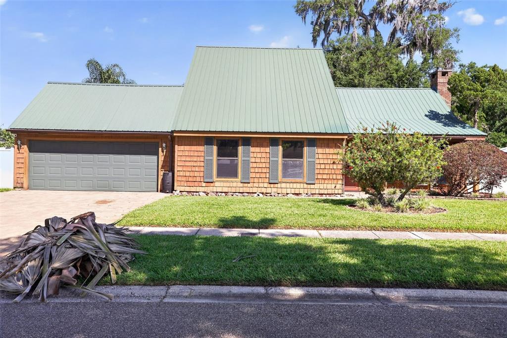 1604 TEAKWOOD DRIVE