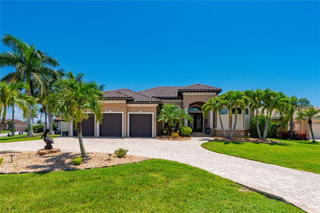 325 SEGOVIA DRIVE, PUNTA GORDA, FL — photo 2 of 30