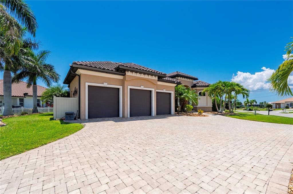 325 SEGOVIA DRIVE, PUNTA GORDA, FL — photo 3 of 30