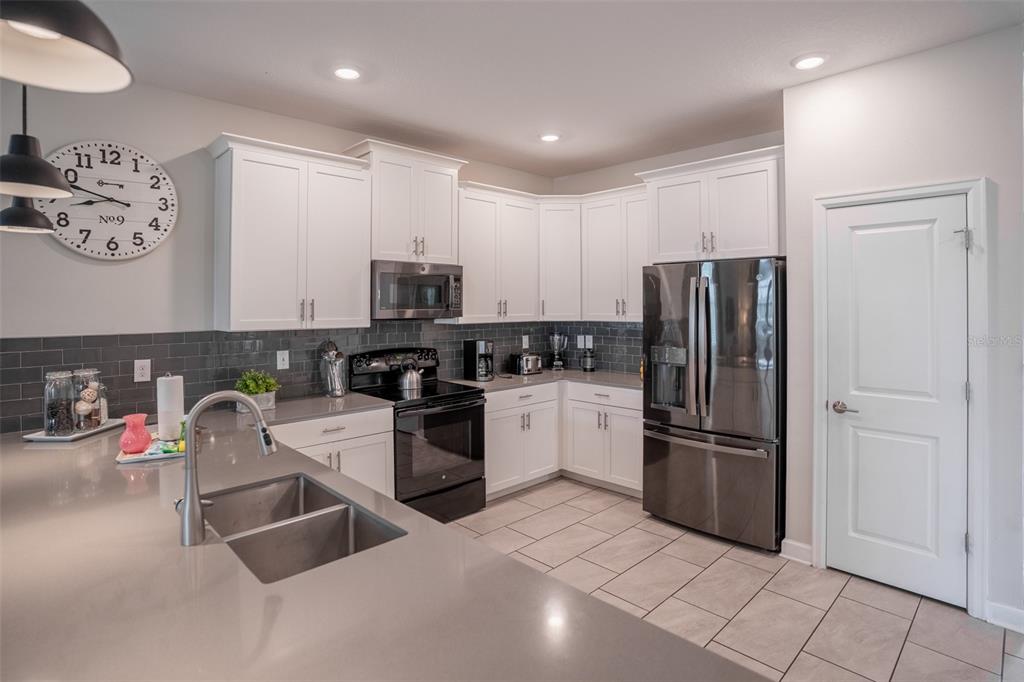 2746 OXYMORON WAY, KISSIMMEE, FL — photo 4 of 30