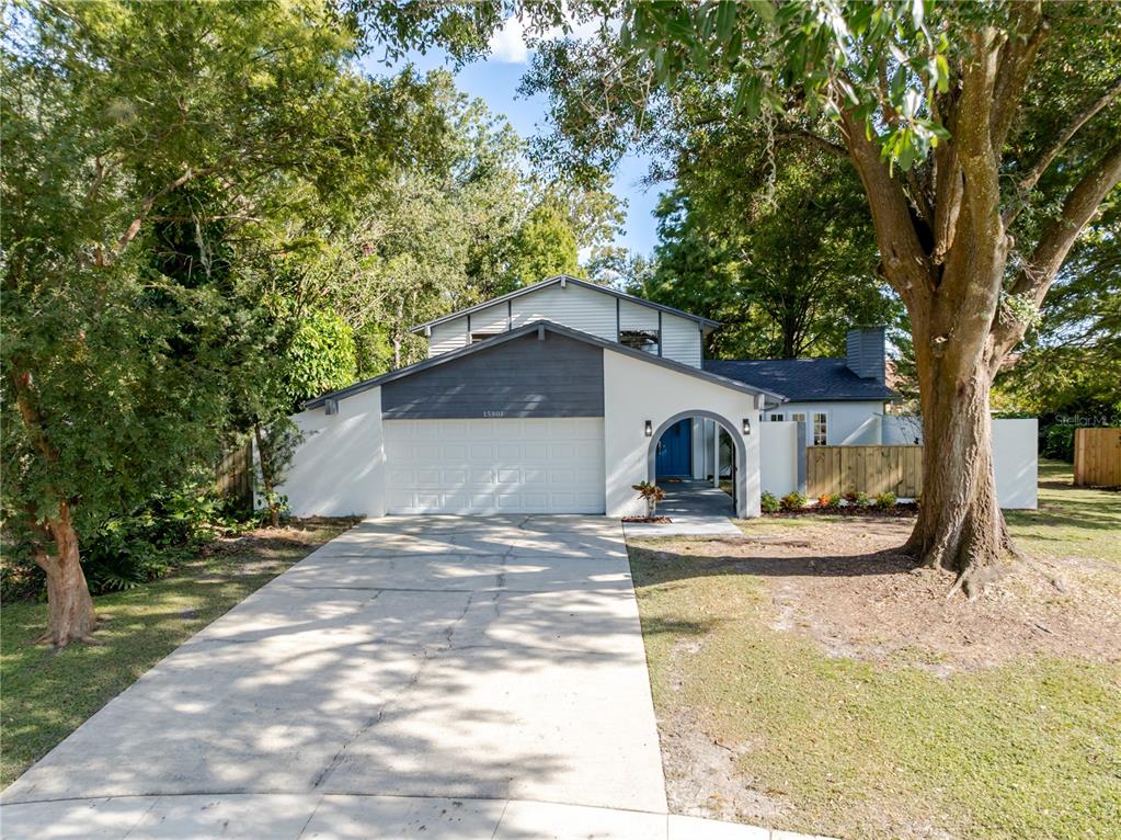 15801 KNOLLVIEW DRIVE