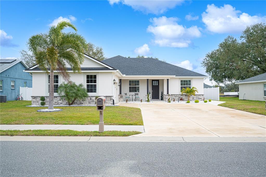 1427 MAGNOLIA LANE