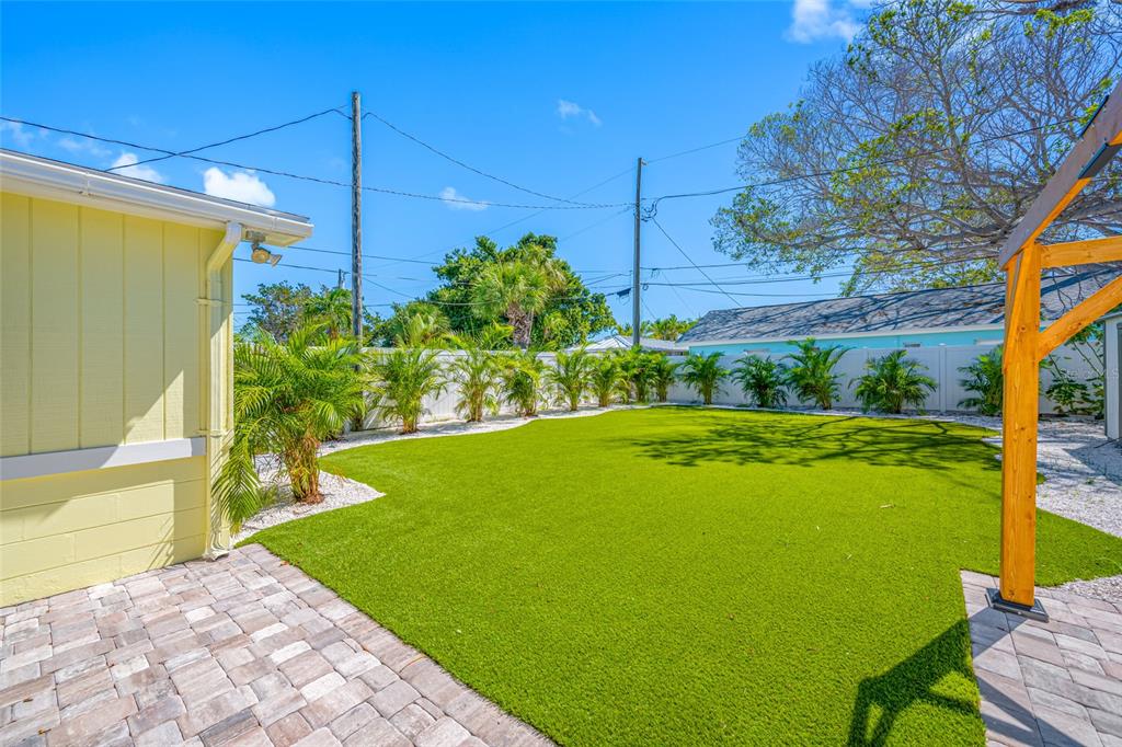 340 79TH AVENUE, ST PETE BEACH, FL — photo 3 of 30