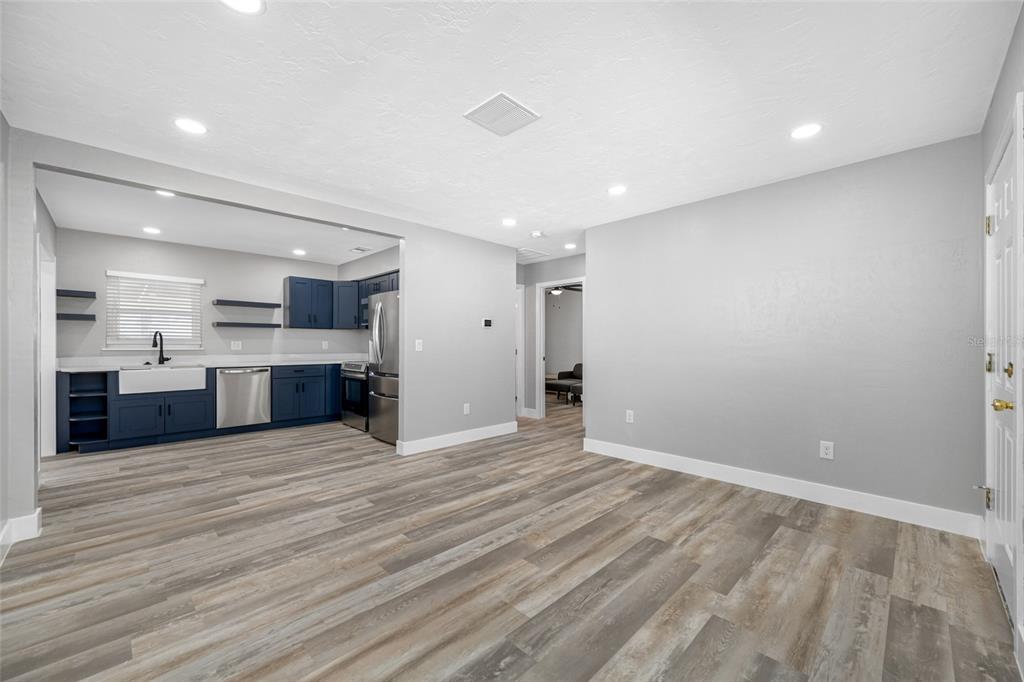 340 79TH AVENUE, ST PETE BEACH, FL — photo 4 of 30