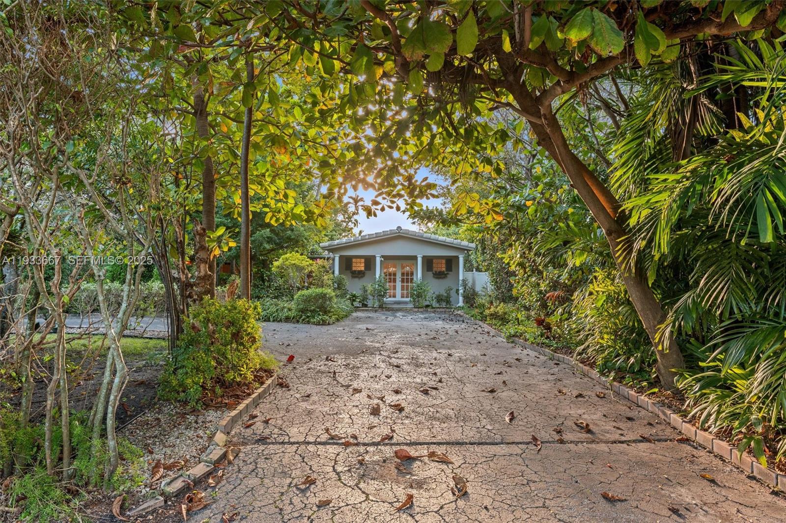 11770 Griffing Blvd, Biscayne Park FL 33161