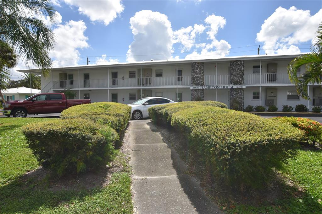 3950 ROXANE BOULEVARD UNIT 2B