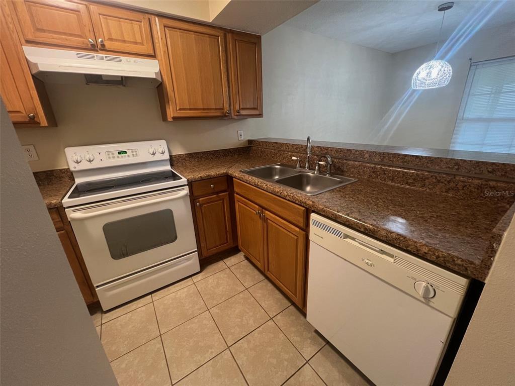 3019 BONAVENTURE CIRCLE UNIT 101, PALM HARBOR, FL — photo 5 of 20