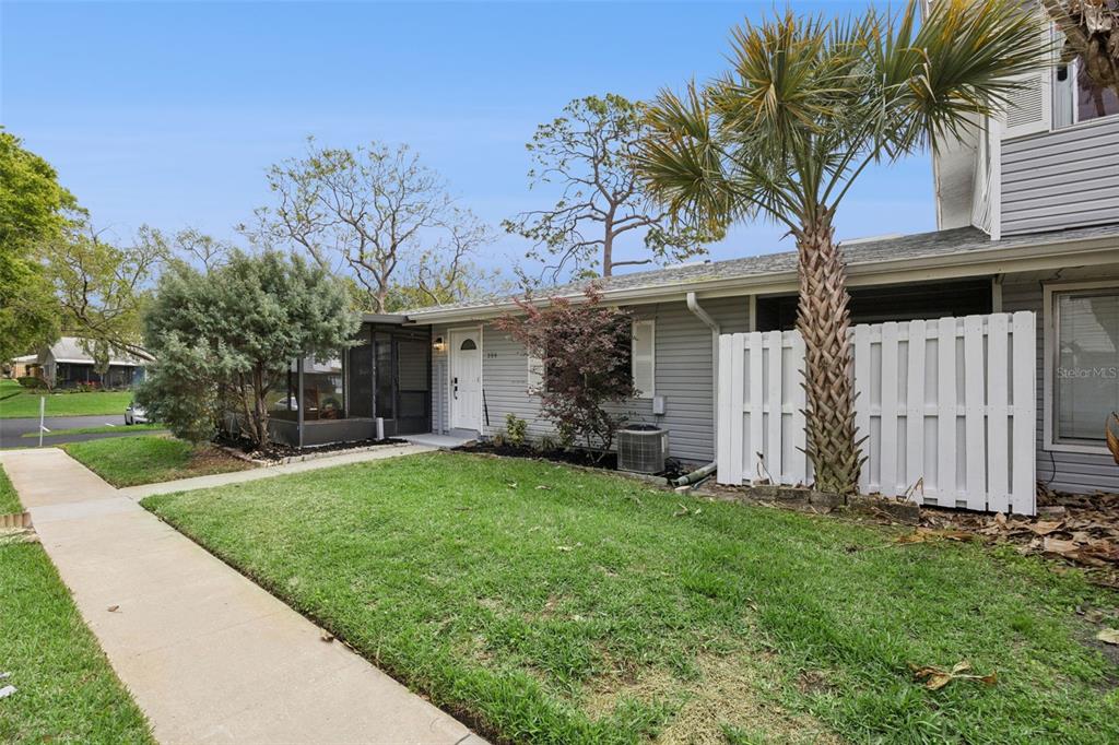 594 HEATHERTON VILLAGE