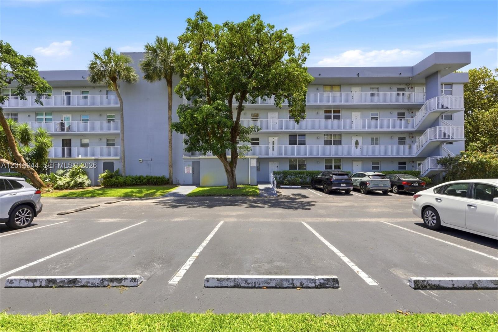 111 Royal Park Dr # 2E, Oakland Park FL 33309