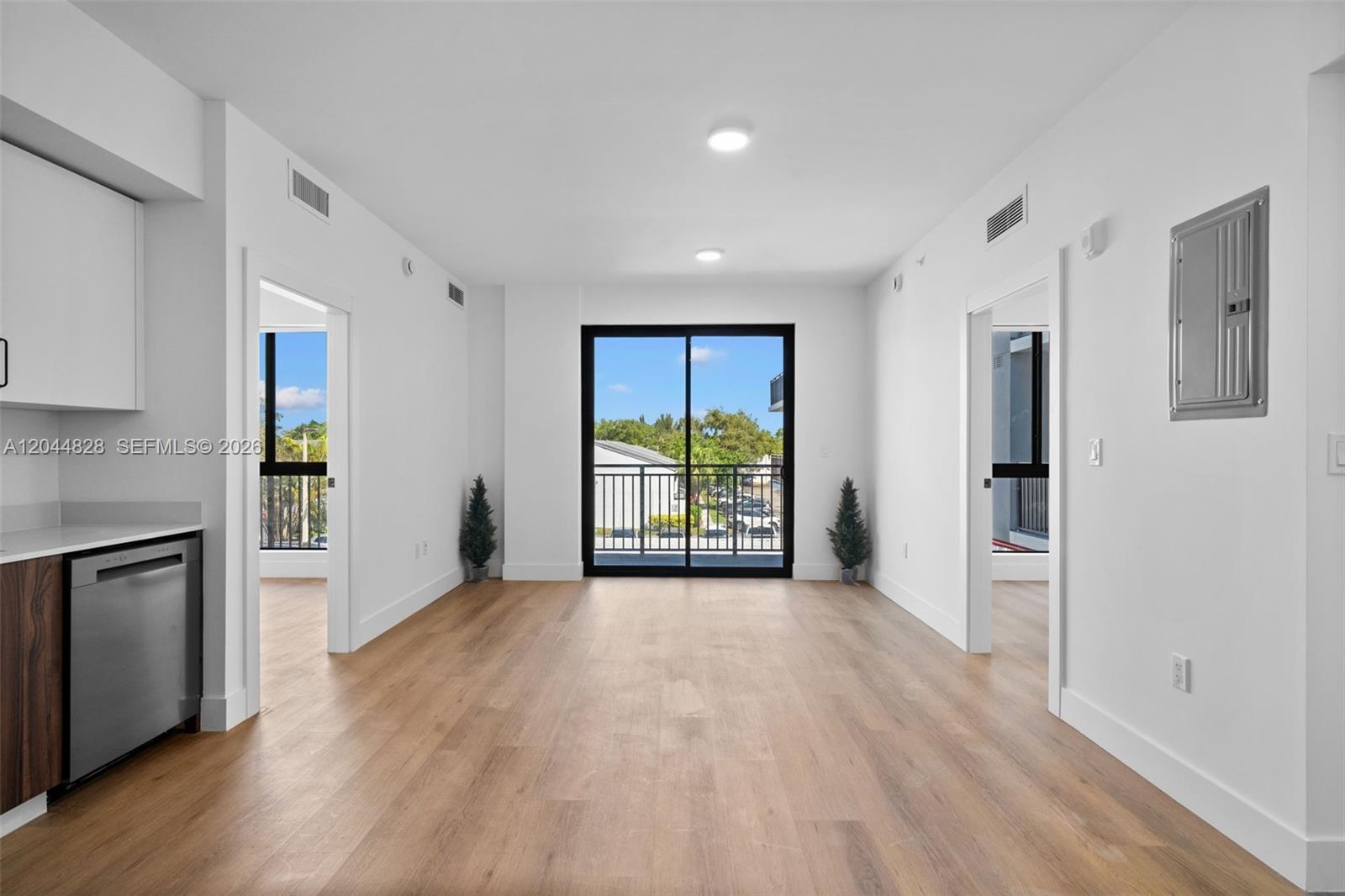 2479 NE 192nd St # 308, Miami FL 33180