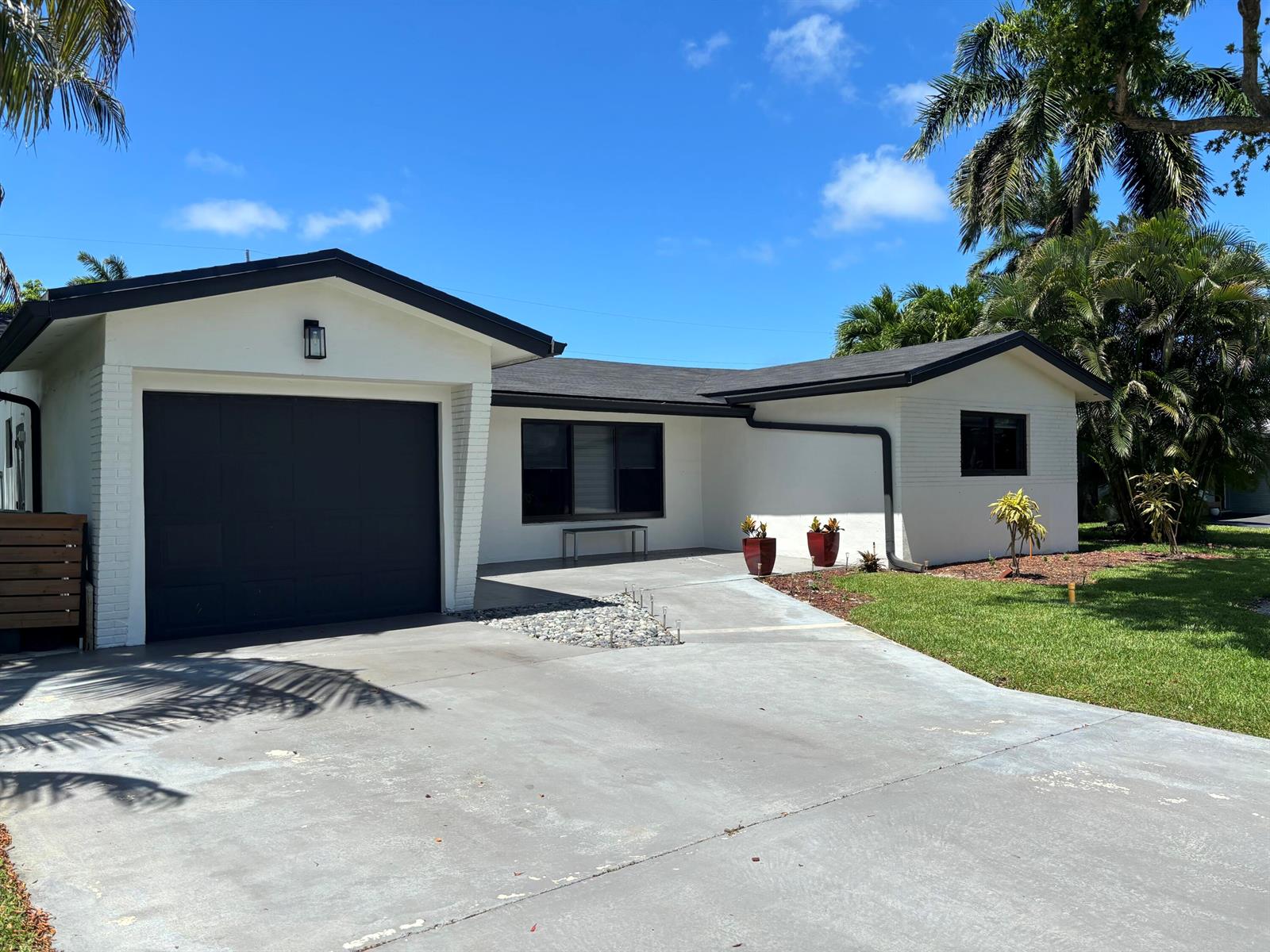 1411 NE 41st Street, Oakland Park FL 33334