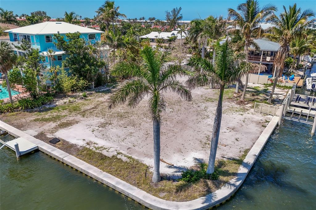 407 20TH PLACE, BRADENTON BEACH, FL — photo 3 of 23